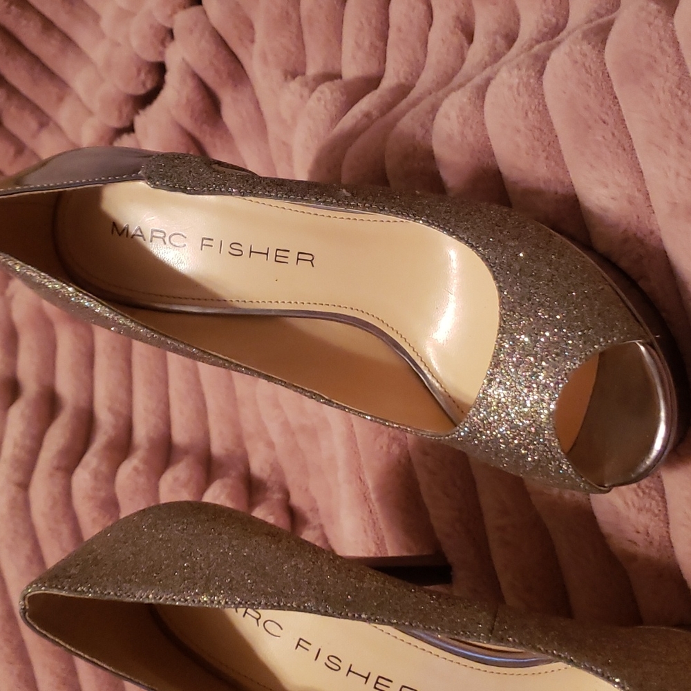 MARC FISHER PLATFORM SHOES